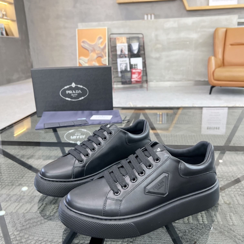 Pra*a casual shoes